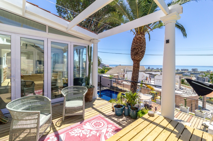 3 Bedroom Property for Sale in Green Point Western Cape